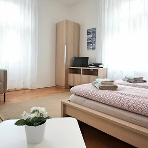 Angel 3*, Prag Çek Cumhuriyeti
